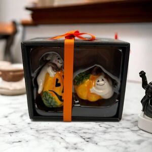 Blue Sky Clayworks Peek-A-Boo Salt & Pepper Set